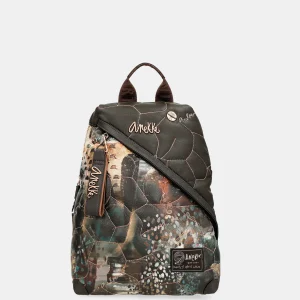 Shōen a rembourré un grand sac à dos