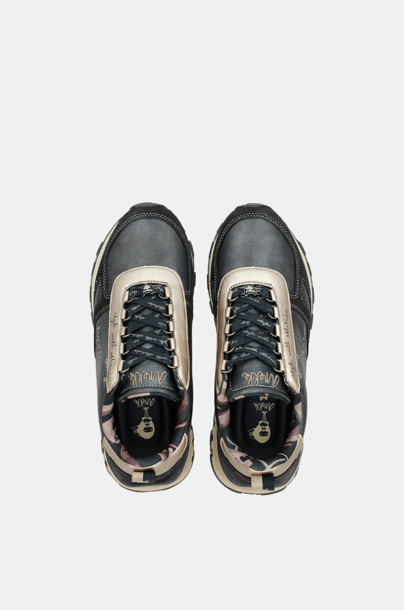 Baskets bleu marine et beige – Image 3