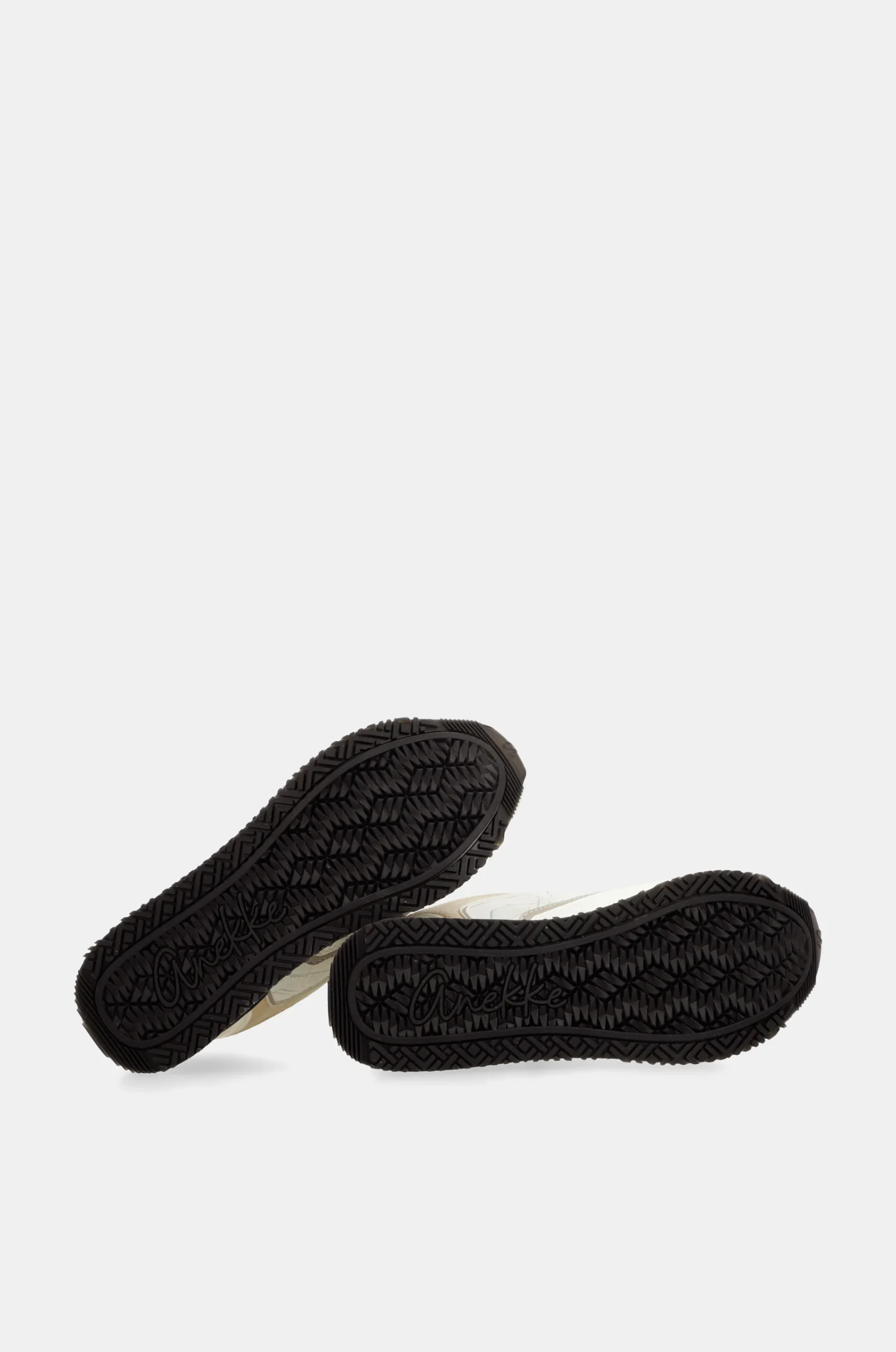 Sneakers blancs avec détails noirs – Image 6