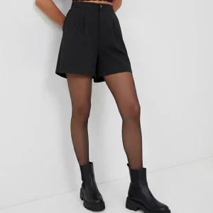 SHORT STRUCTURÉ À PINCES