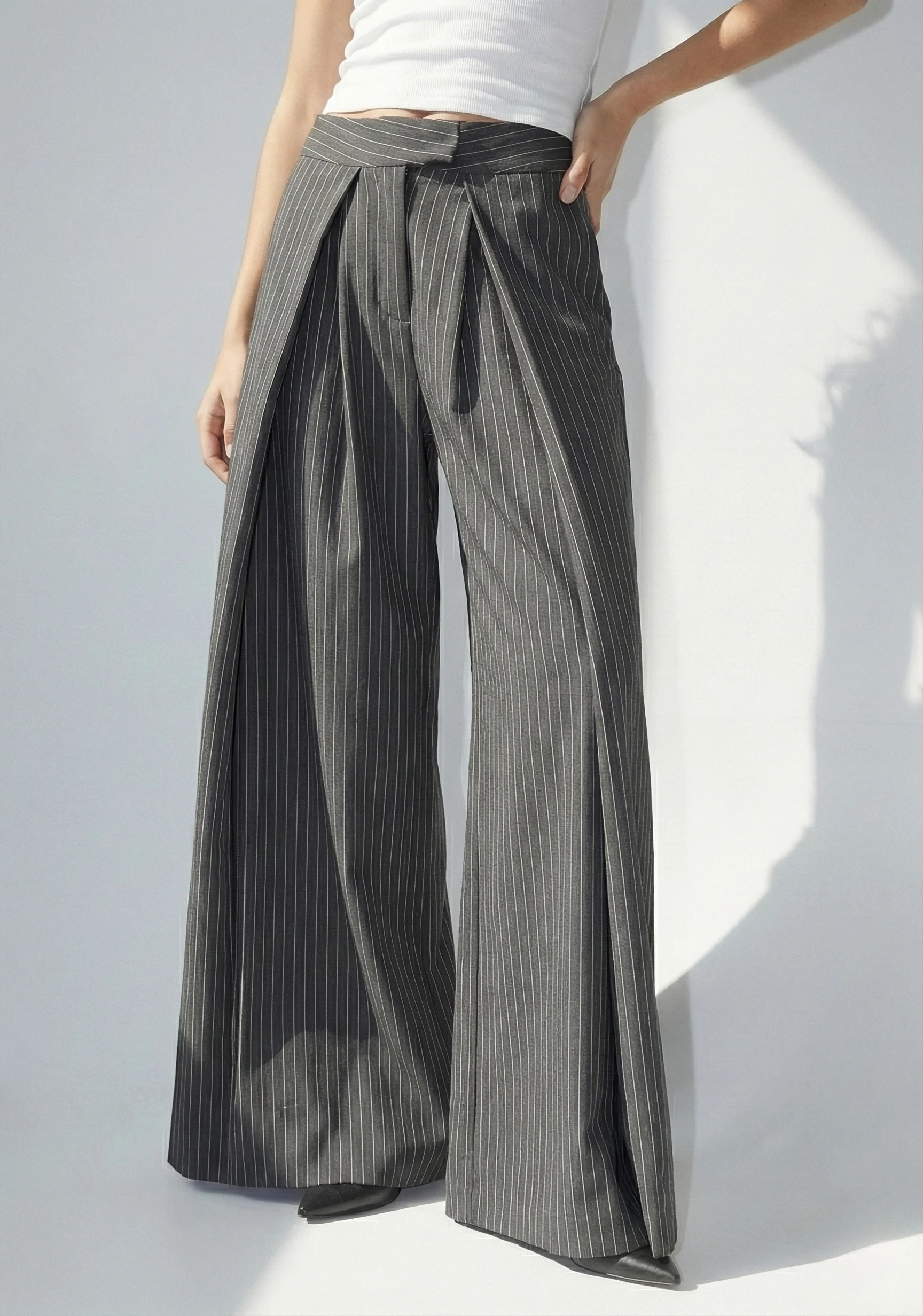 PANTALON LARGE TAILLE HAUTE À PINCES – Image 2