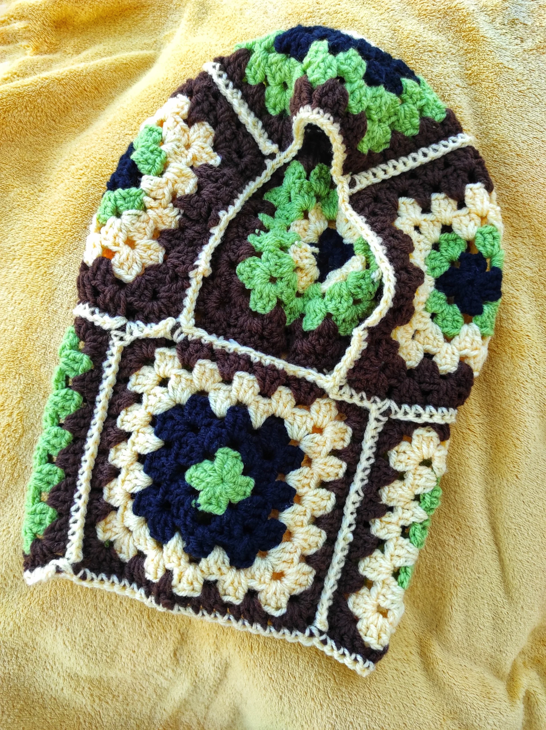 Granny Balaclava - Cagoule/Balaclava tendance Granny Squares au crochet – Image 3