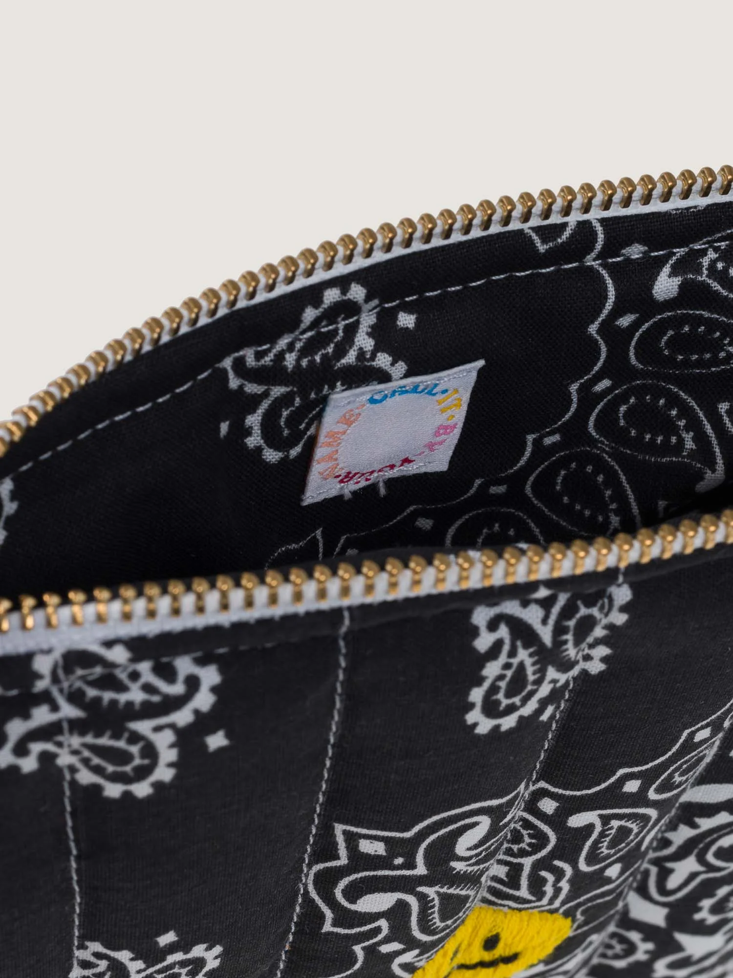 Mini Pochette Zippée Matelassée - HAPPY FACE - All Black – Image 5
