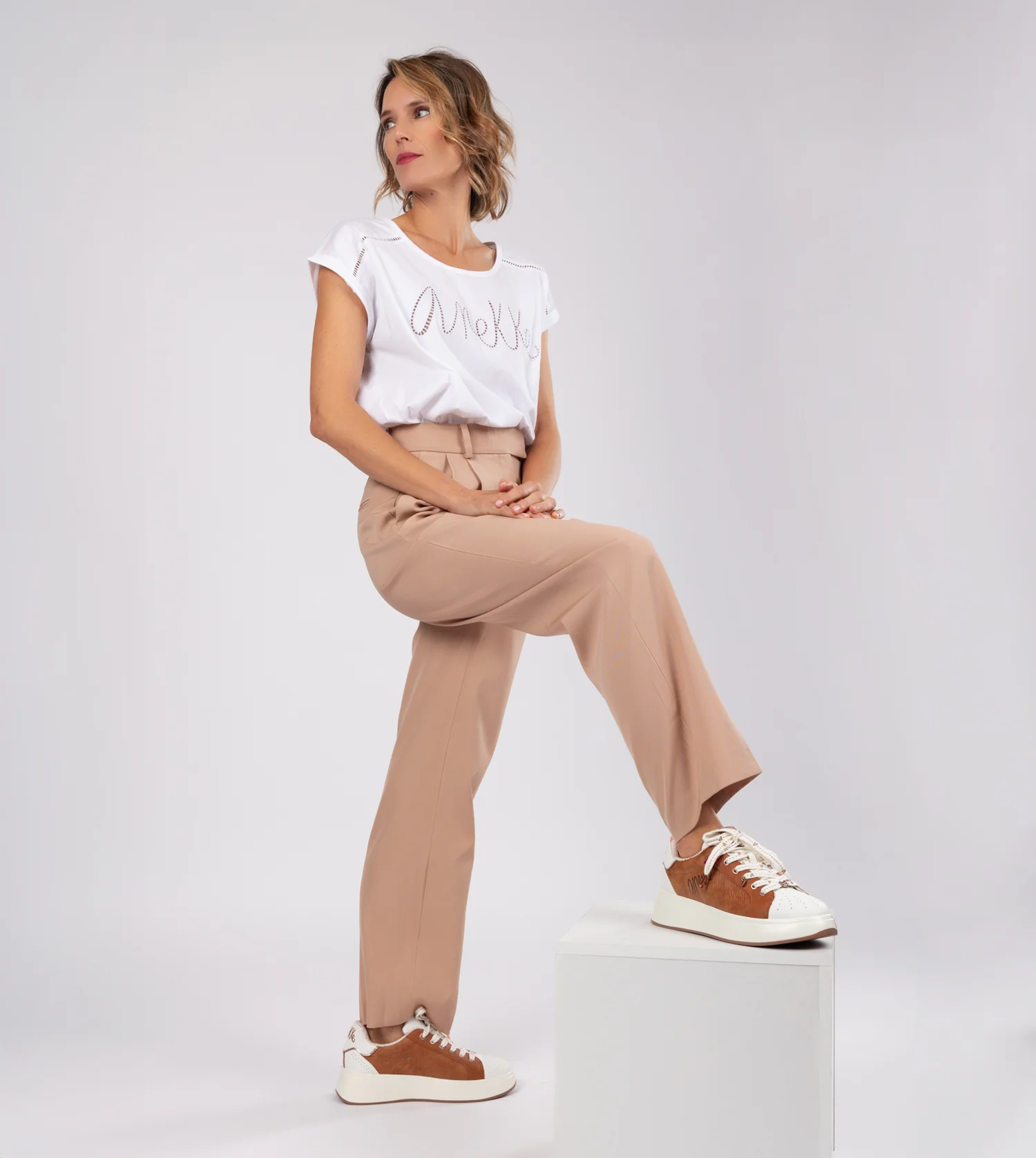 Baskets Peace & Love. marron – Image 2