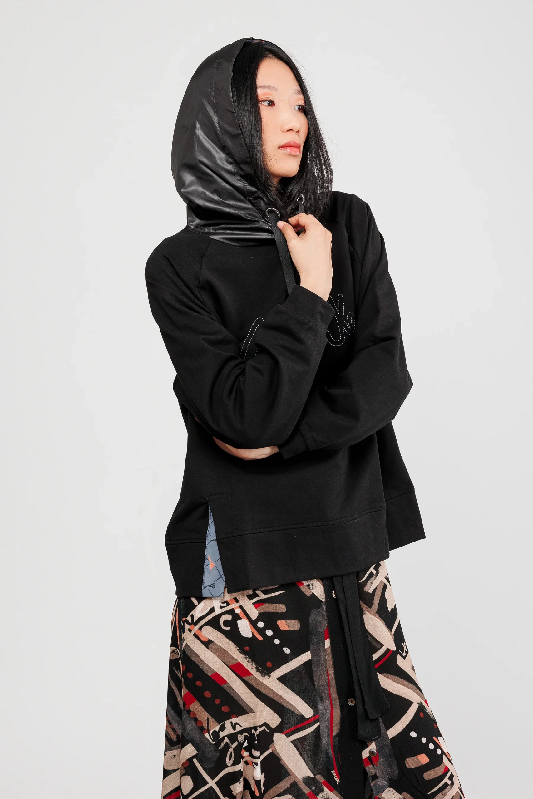 Sweat à capuche noir – Image 3