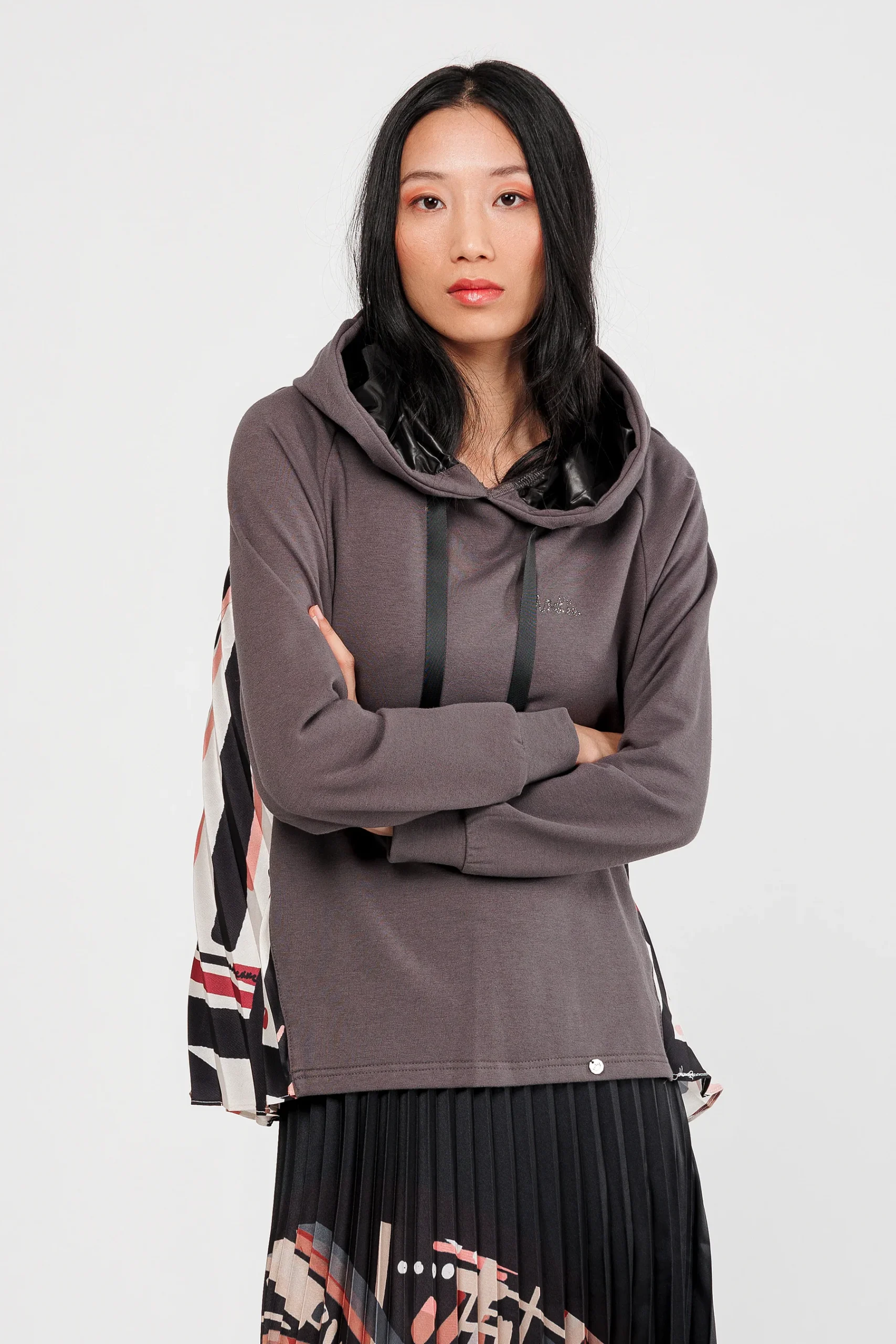 Sweat à capuche Mademoiselle – Image 2